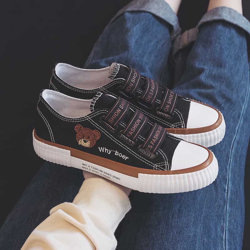 レディーススリッポン くま刺繍入りファスナー式スリッポン