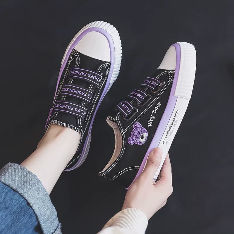 レディーススリッポン くま刺繍入りファスナー式スリッポン